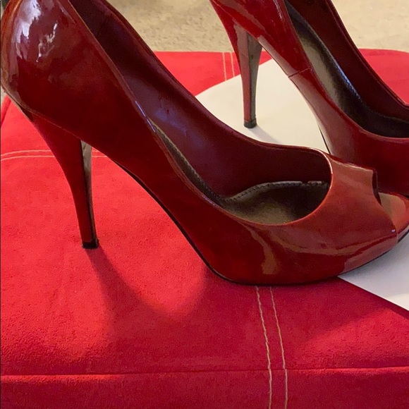Red Shiny Heels - Picture 2 of 4
